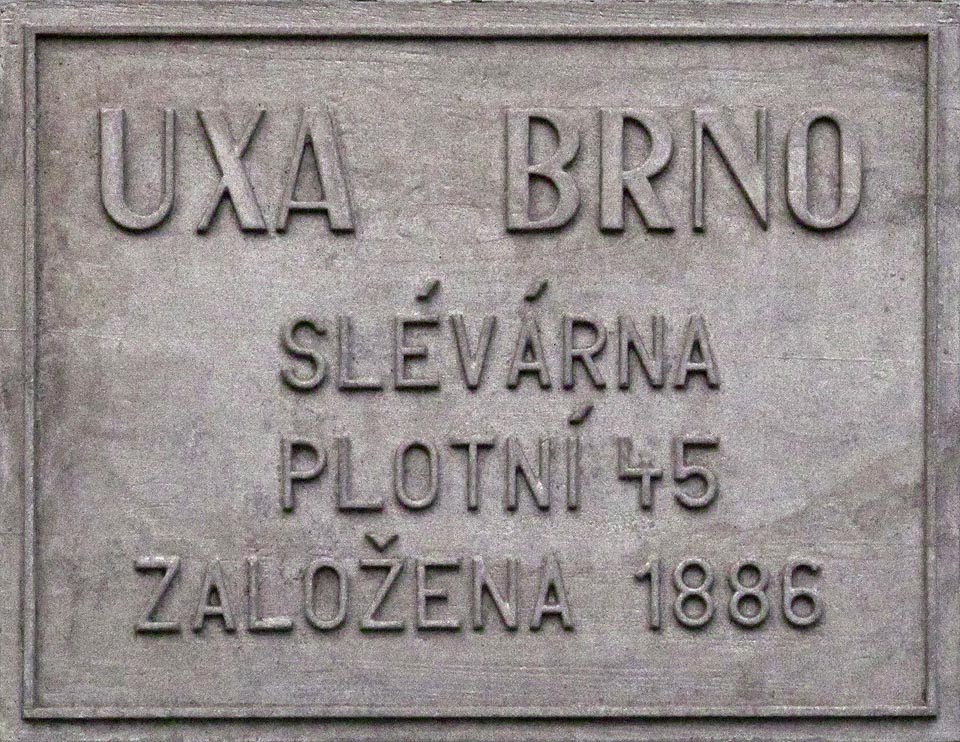 Od roku 1886 stojí na Plotní ulici v Brně slévárna Uxa.