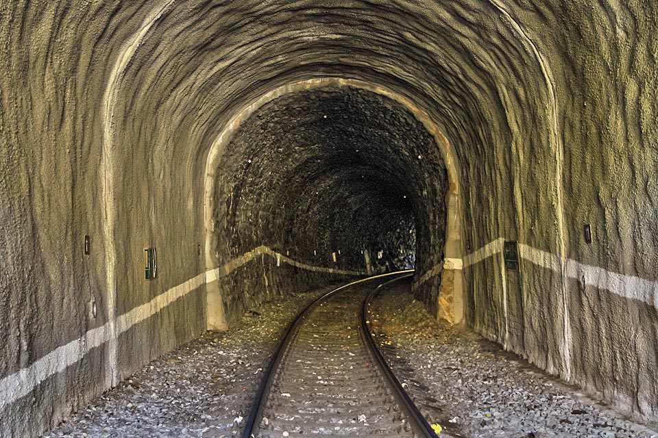 V roce 2014 byla severní část tunelu sanována betonovým nástřikem.