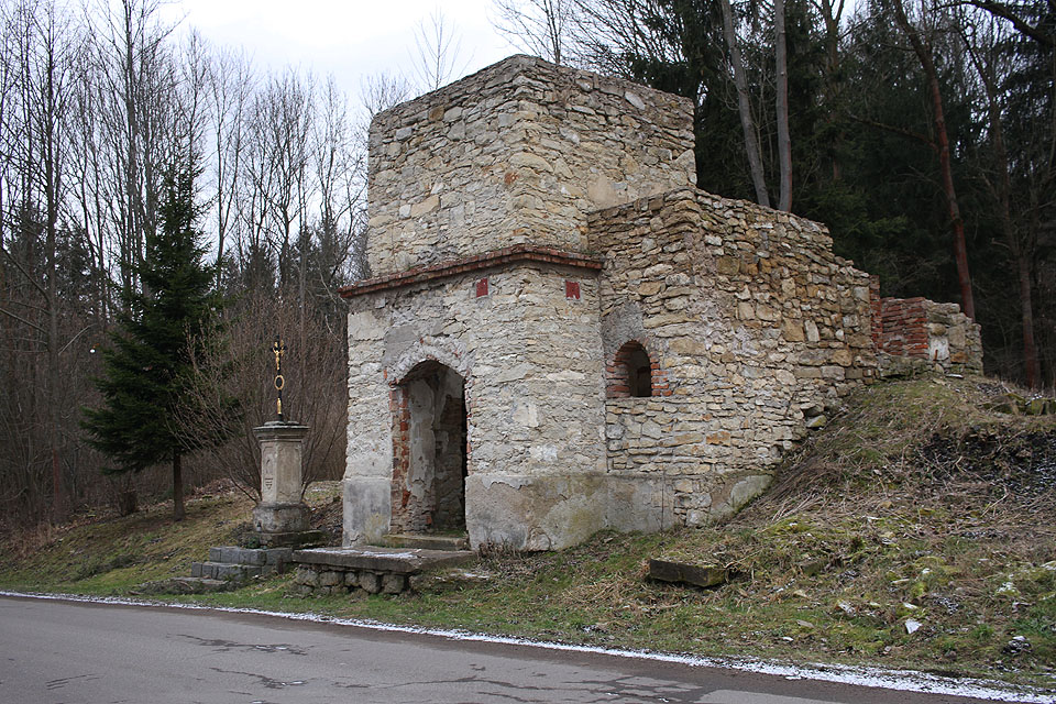 Počátkem 21. století zchátrala kaple do té míry, že se město Březová rozhodlo její torzo zdemolovat.
