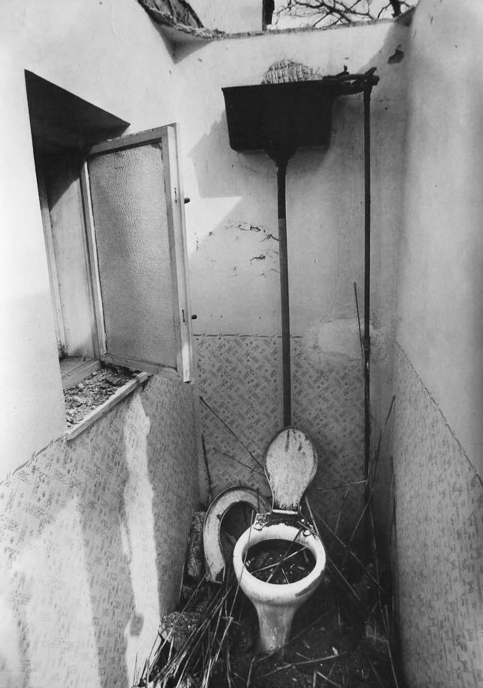 Ve 40. letech 20. století již bylo v dělnických domech vnitřní sociální zařízení samozřejmostí. Foto: Ivo Filip.