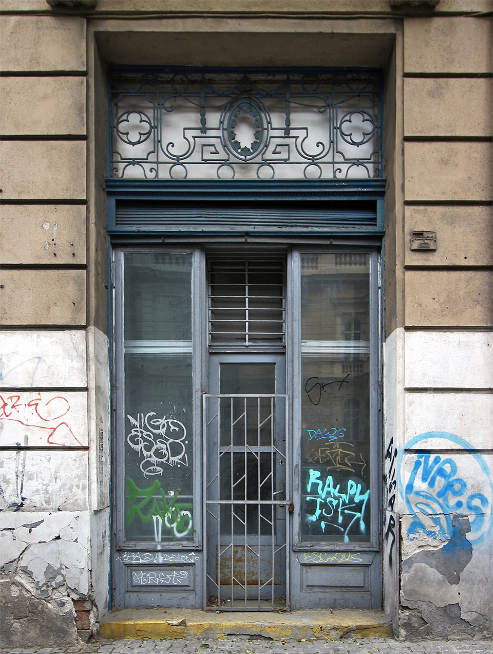 Zadrhnutá Štefánikova roleta č. 31 v Bratislavě