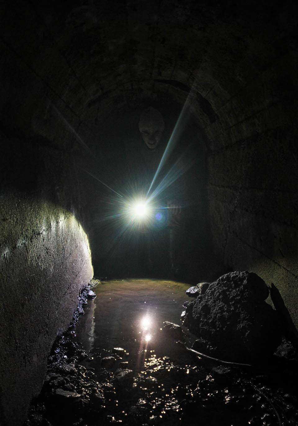 Průchod tunelem Kuního potoka je středně náročný, narozdíl od sousedního tunelu Časnýře bez zvláštních překvapení.