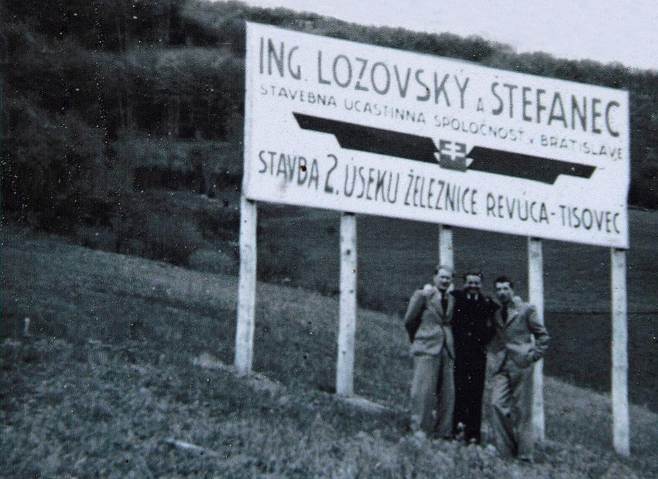 Druhý úsek železnice z Tisovce do Revúce stavěla slovenská firma Lozovský a Štefanec.